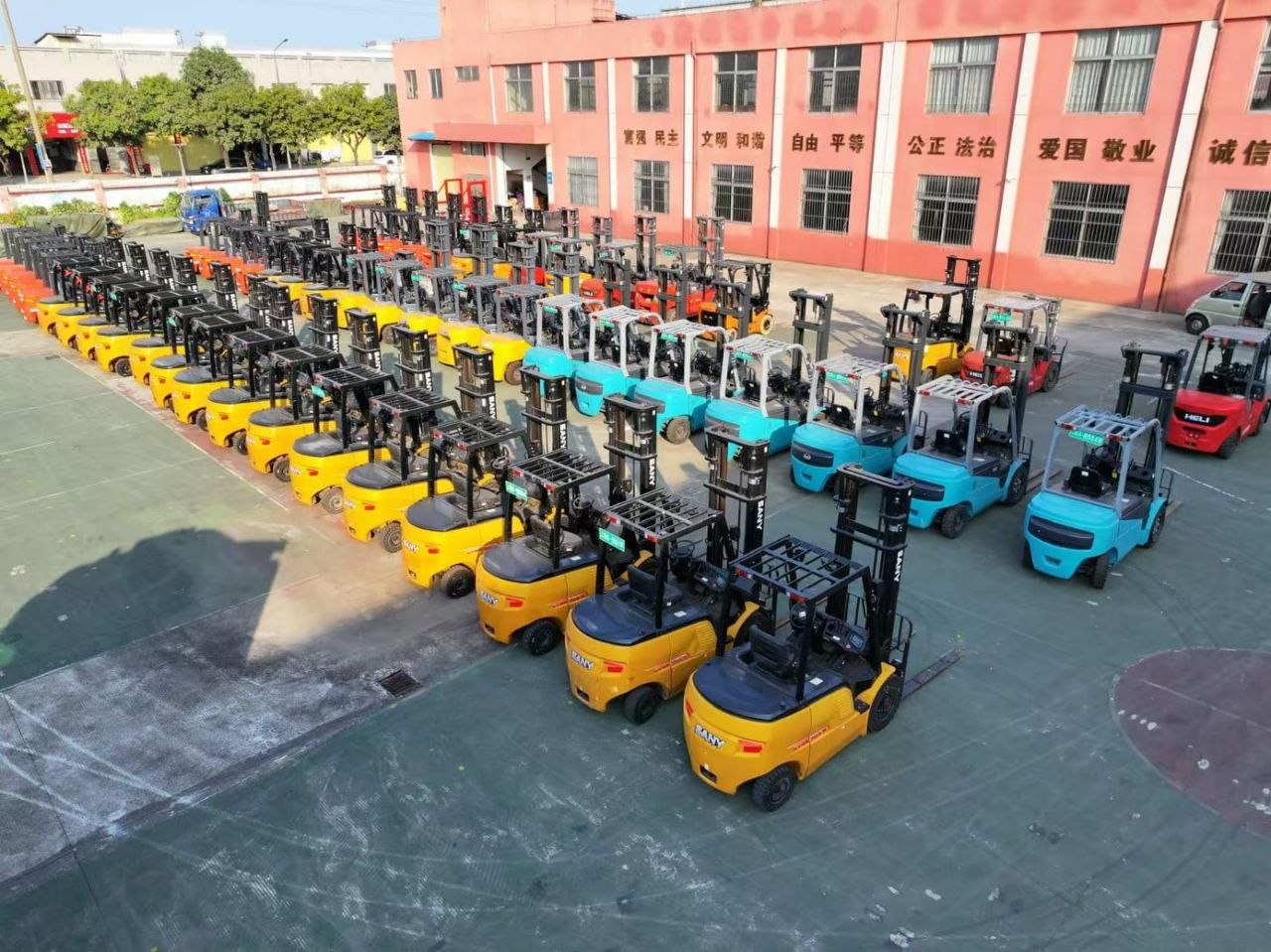 Forklift inventory in Dongguan yard