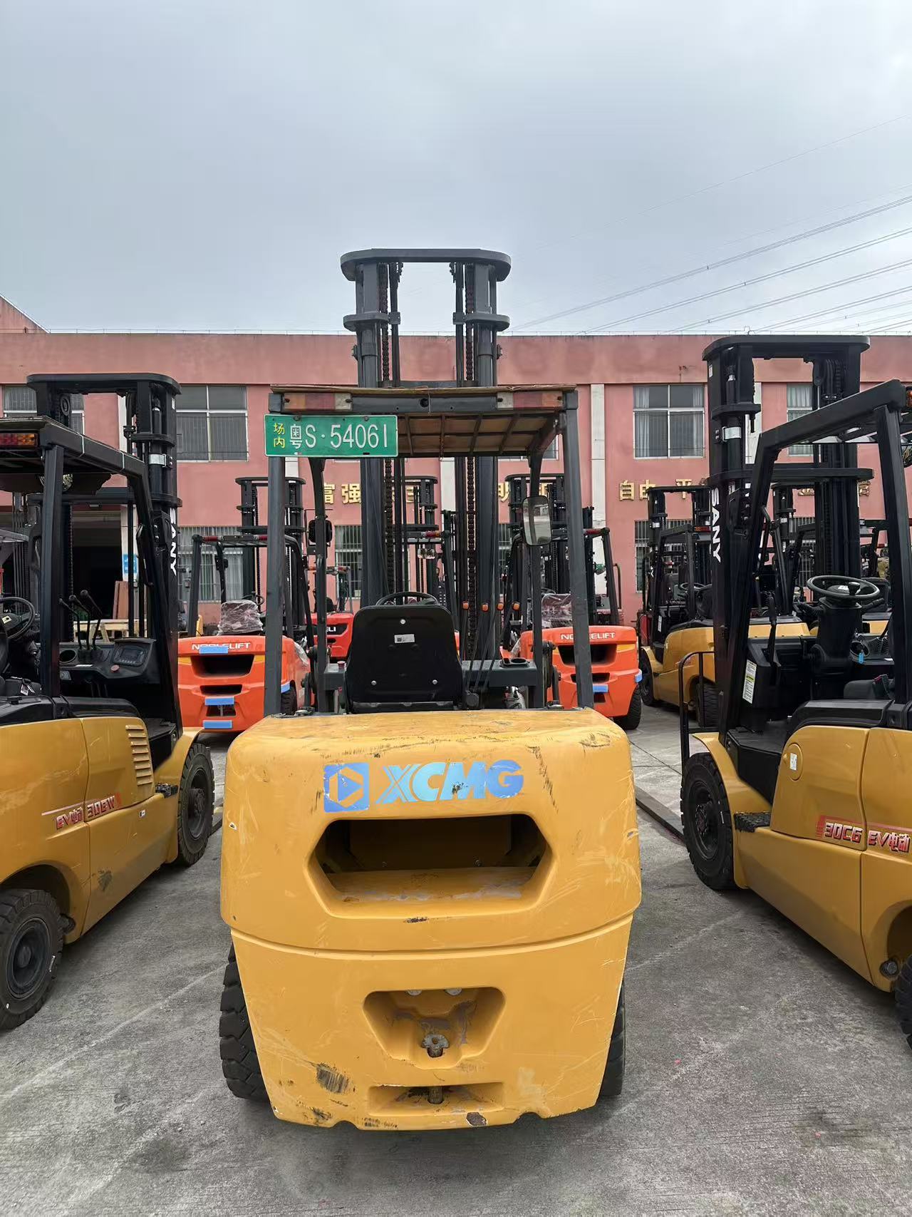 XCMG Forklifts 3.5T 2024 Install claw attachments